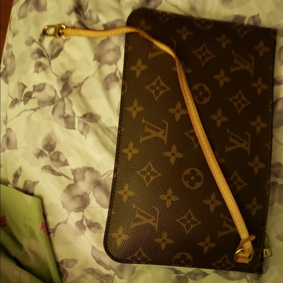 Louis Vuitton Clutch Bag - Picture 4 of 7